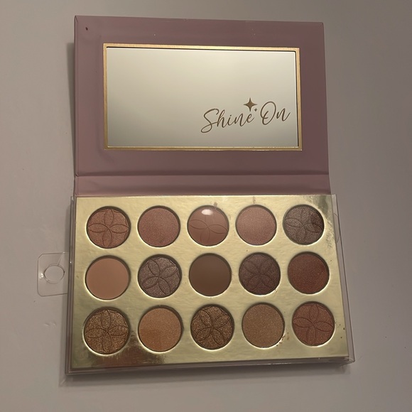 NICOLLE MILLER New York “Just Like Magic” Rosy Nudes eyeshadow palette. Vegan - Picture 1 of 17